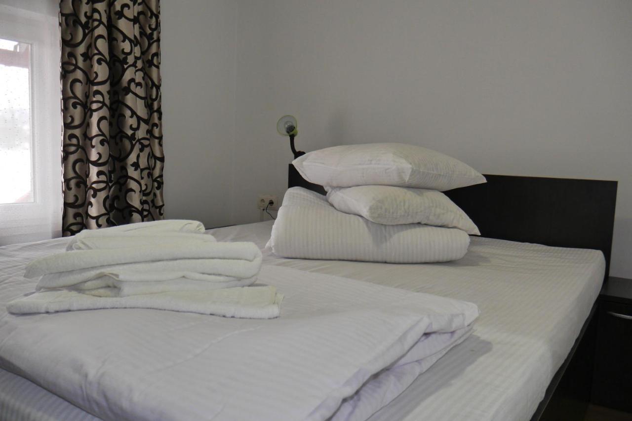 Hotel Floare De Colt Berbesti Zewnętrze zdjęcie