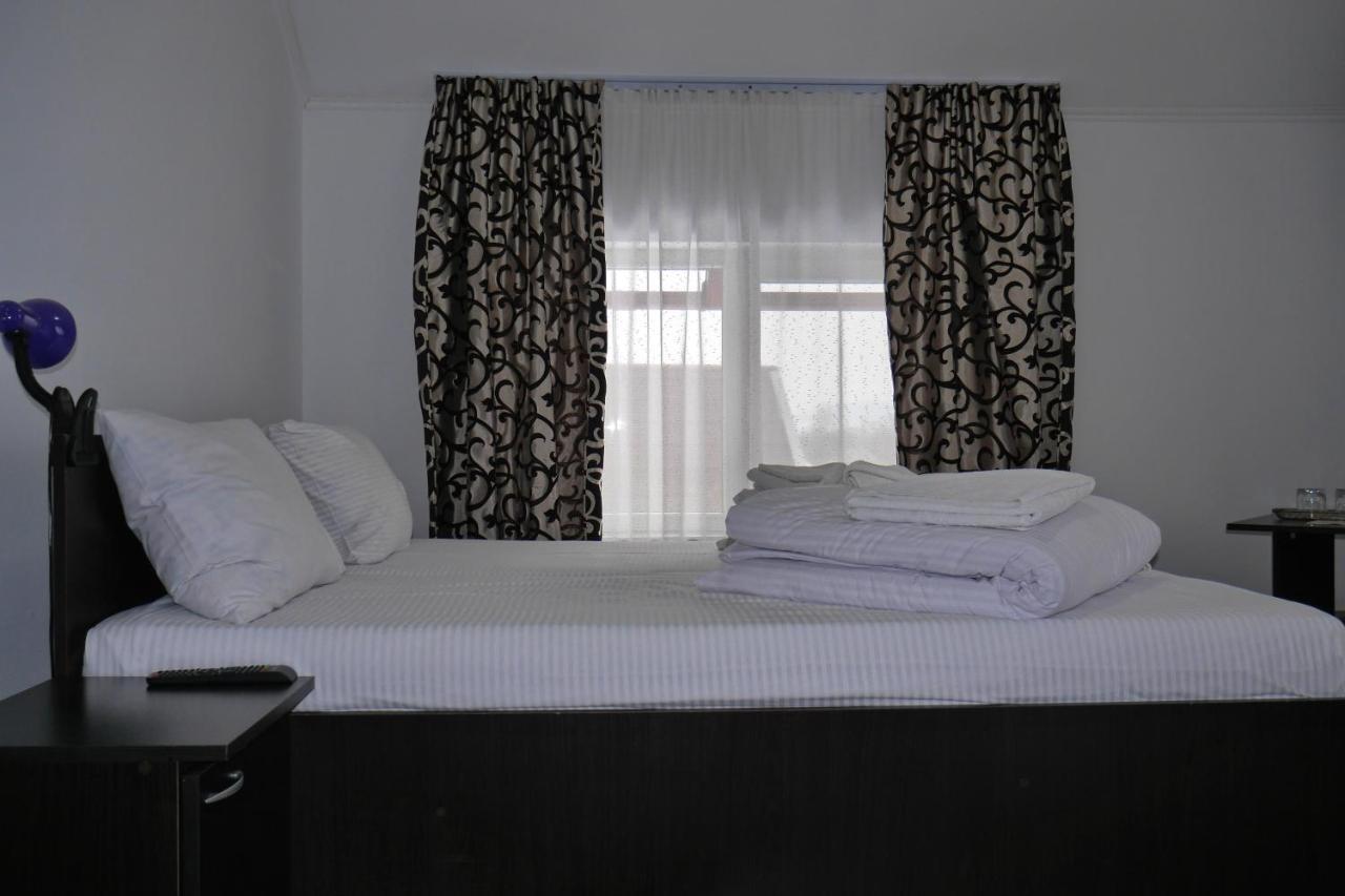 Hotel Floare De Colt Berbesti Zewnętrze zdjęcie