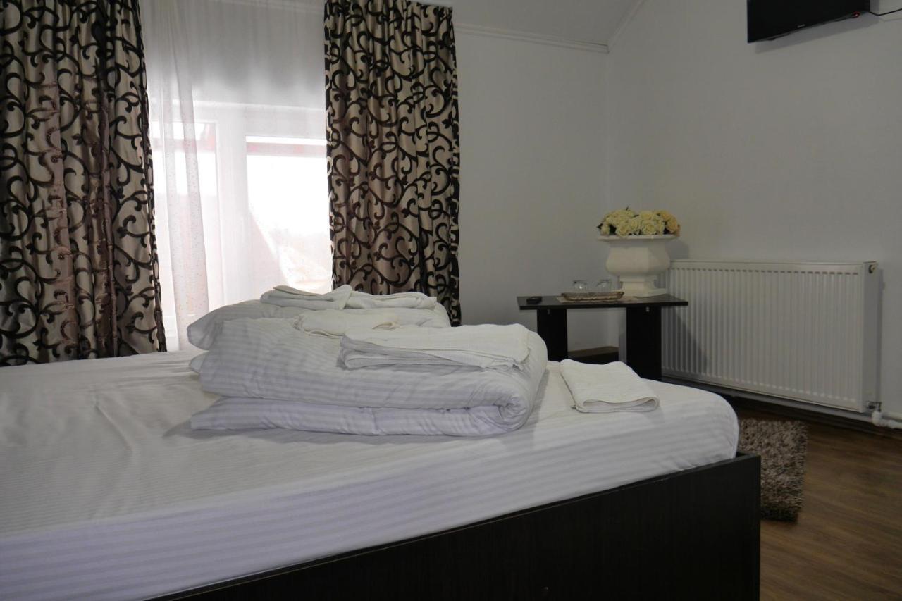 Hotel Floare De Colt Berbesti Zewnętrze zdjęcie